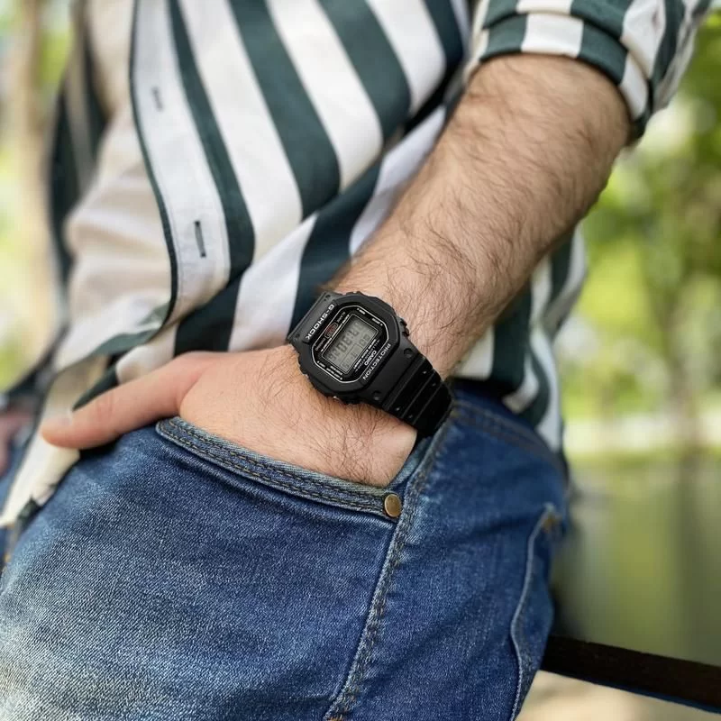 Евтин мъжки часовник Casio G-Shock DW-5600E-1