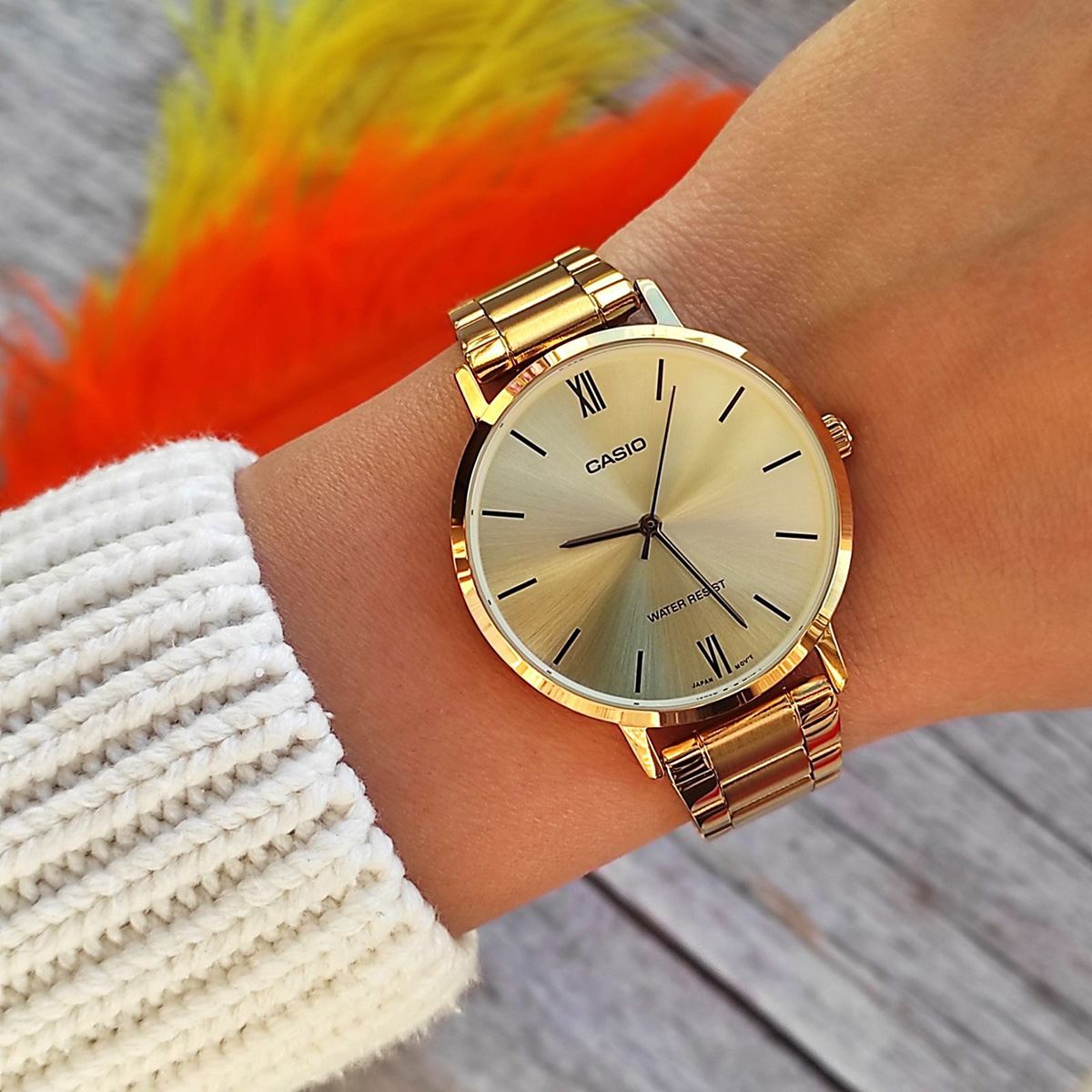 Дамски часовници Casio LTP-VT01G-9BUDF