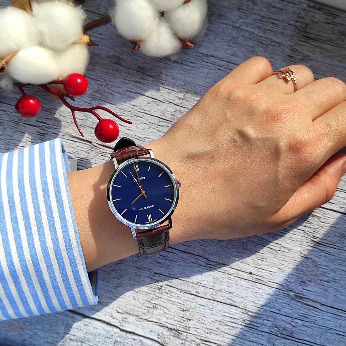 Дамски часовници Casio LTP-VT01L-2BUDF от Chasio.bg