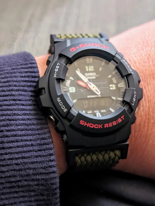 Евтин мъжки часовник Casio G-Shock G-100-1BV