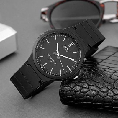 Мъжки аналогов часовник CASIO - Casio Collection - MW-240-1EVDF